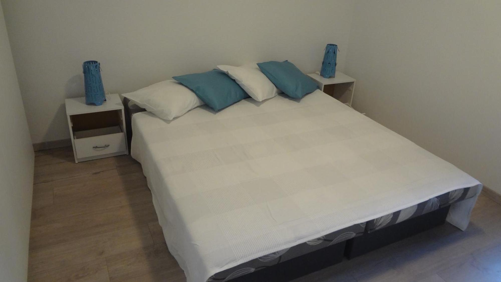 Jana Apartments 2 บราติสลาวา ภายนอก รูปภาพ